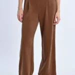 Pantalón largo tipo cullote con cinturón