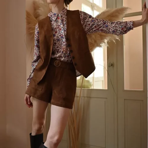 short corto efecto ante con cinturon