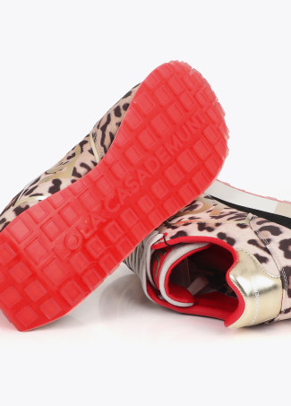 deportiva con plataforma tricolor en tejidos combinados y detalles en piel (5)