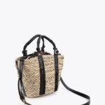 Mini capazo detalle asa logo troquelado Lola Casademunt